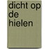 dicht op de hielen